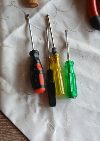 Renkli Saplı Çeşitli El Aletleri Seti - Görsel 3