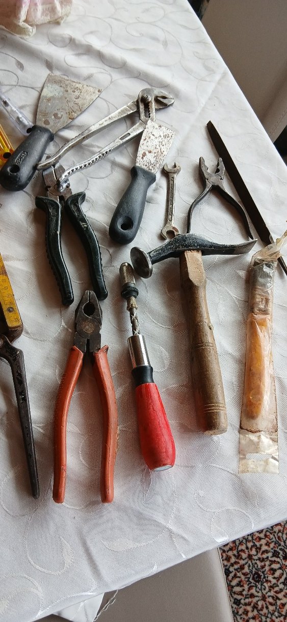 Renkli Saplı Çeşitli El Aletleri Seti - Görsel 4