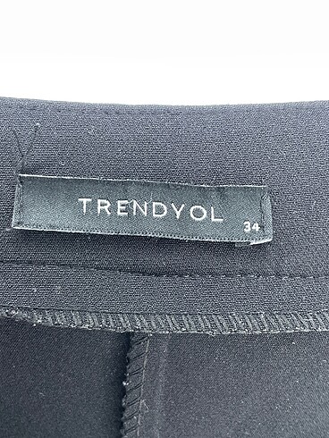 34 Beden siyah Renk Trendyol & Milla Kumaş Pantolon %70 İndirimli.
