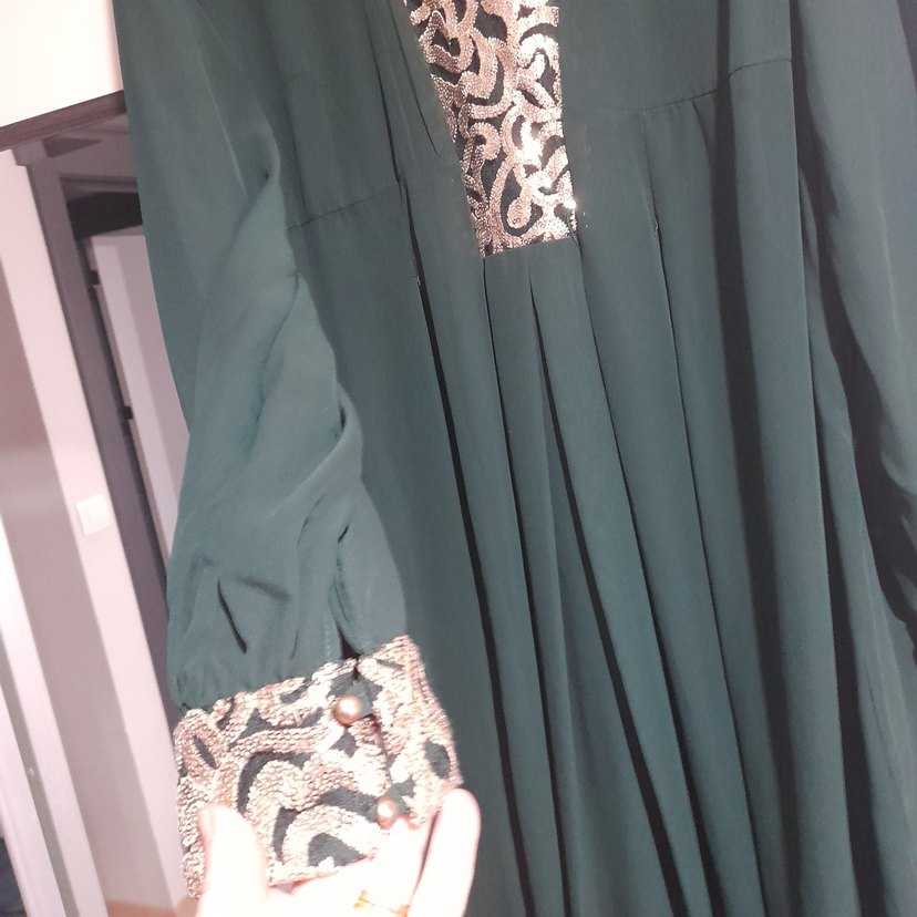 Yeşil Nakışlı Uzun Saten Elbise - Görsel 5