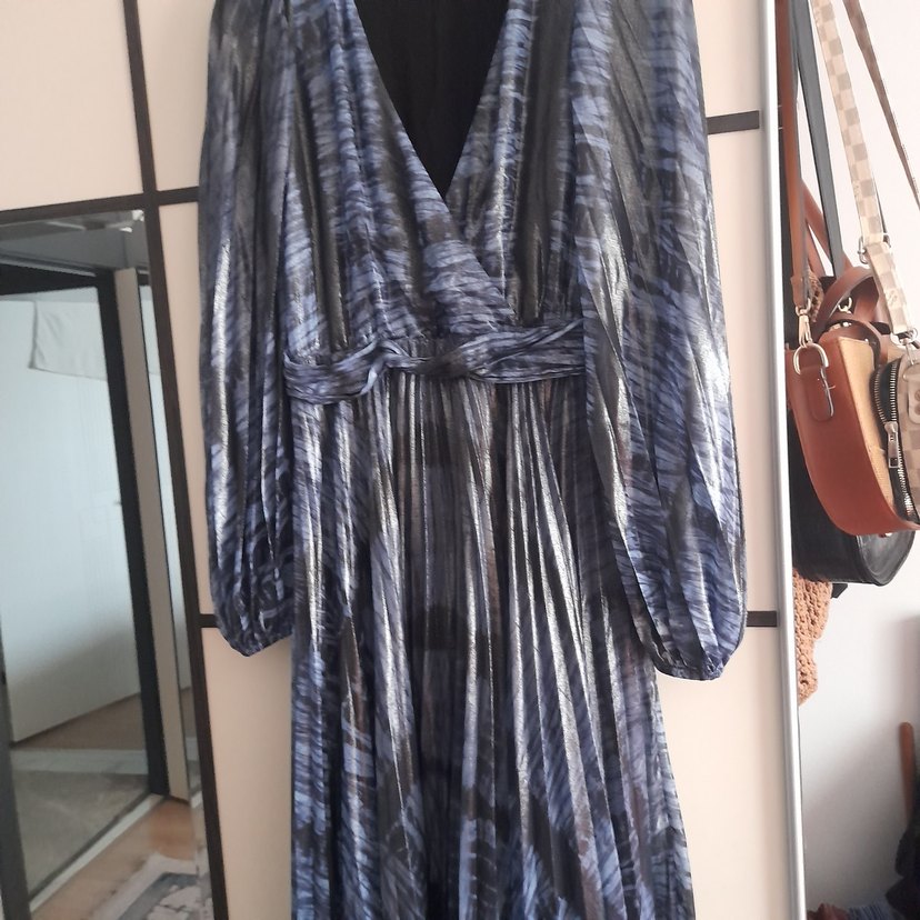 Mavi Pilili V Yaka Uzun Kadın Elbise - Görsel 3