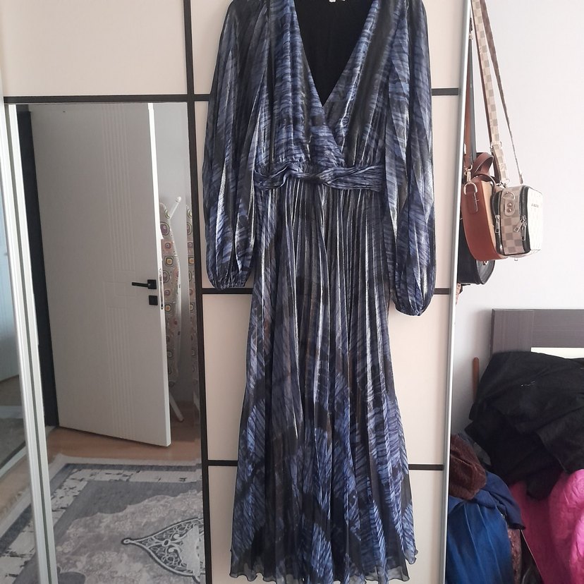 Mavi Pilili V Yaka Uzun Kadın Elbise - Görsel 2