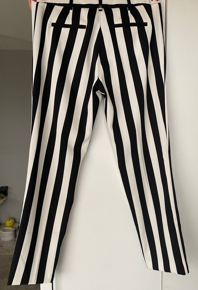 Kadın Siyah Beyaz Çizgili Kumaş Pantolon - Görsel 2