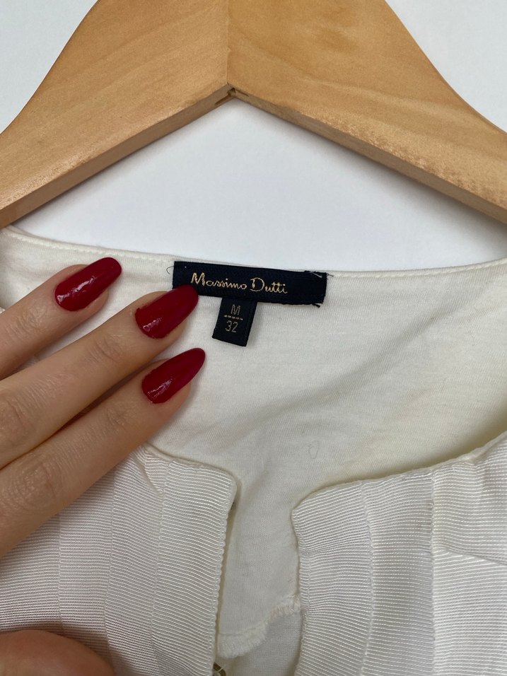 Beyaz V Yakalı Kolsuz Keten Bluz - Görsel 2