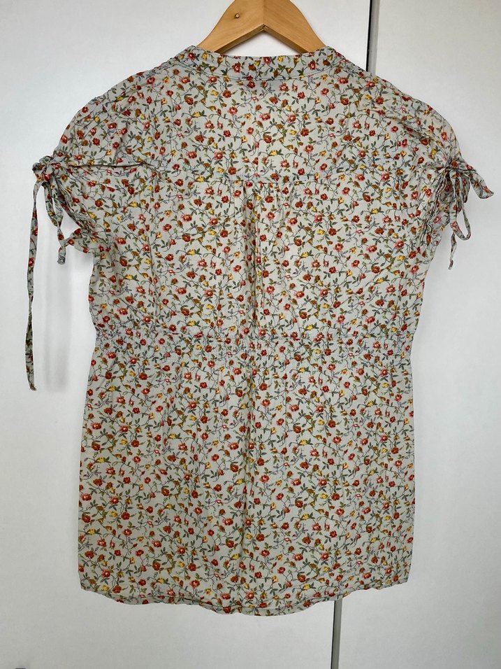 Çiçek Desenli Kısa Kollu Bluz - Görsel 2