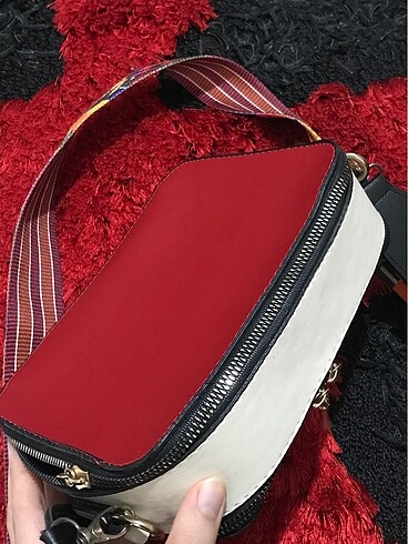 Marc Jacobs kirmizi canta