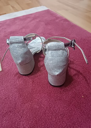 diğer Beden gri Renk çocuk Gri Parlak Dolgu Topuklu 31 numara çocuk Abiye Ayakkabı