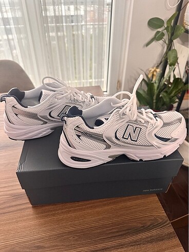 New Balance 530
