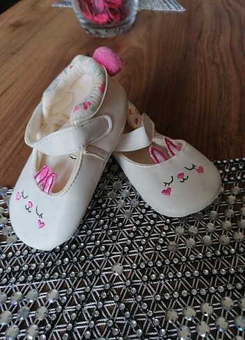 20 Beden Kız bebek tavşanlı ilk adım ayakkabısı 