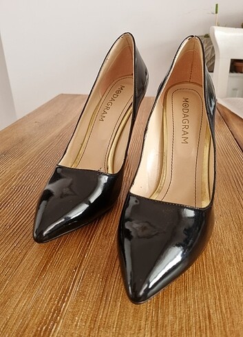 Siyah stiletto 39 numara modagram