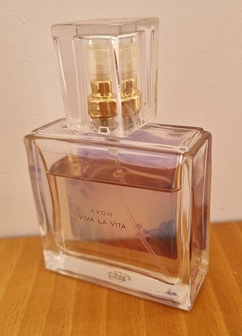 Avon Viva La Vita EDP Kadın parfüm Seyahat Boyu 30 ml