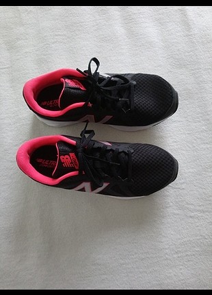 New Balance Ayakkabı