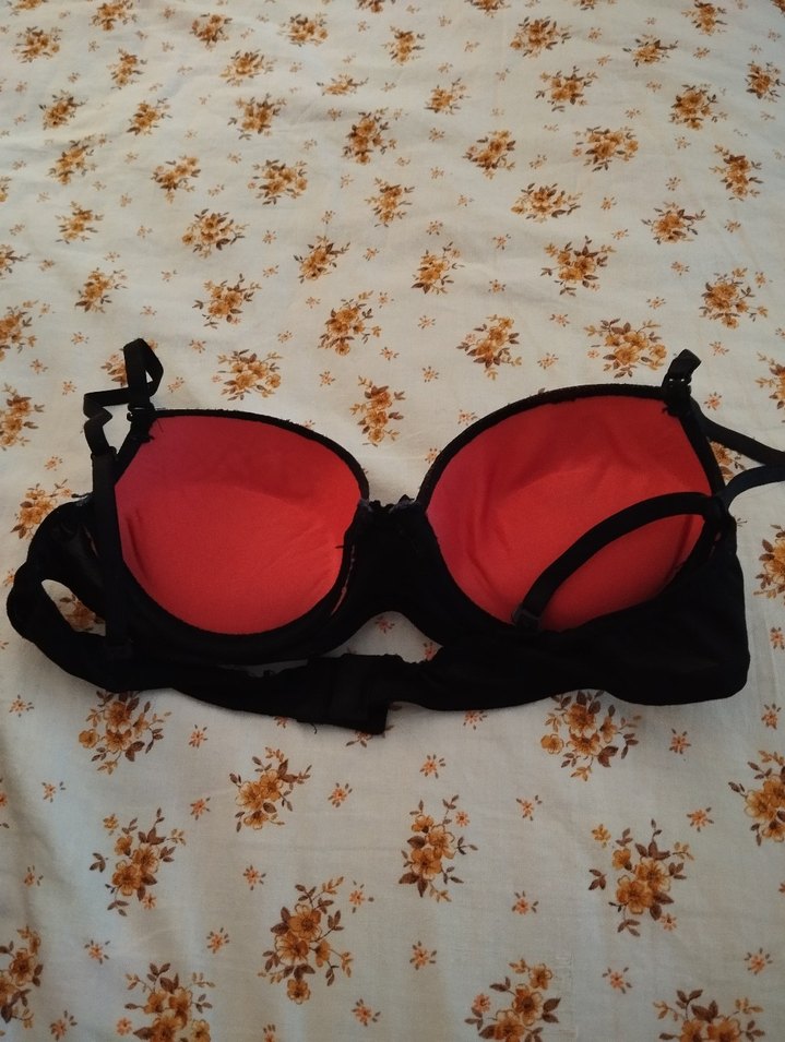 Kırmızı Siyah Dantel Desenli Gotik Sütyen - Görsel 2