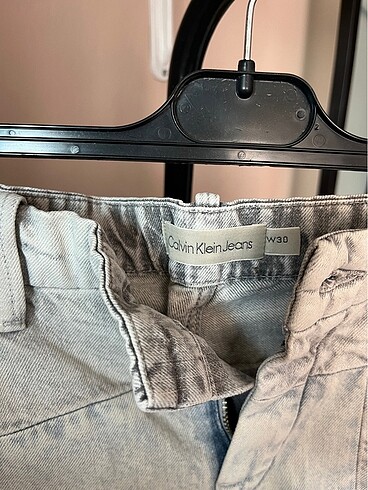 m Beden calvin klein kot sort