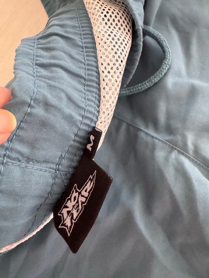 Koyu Mavi Baskılı Kemerli Erkek Mini Şort - Görsel 4