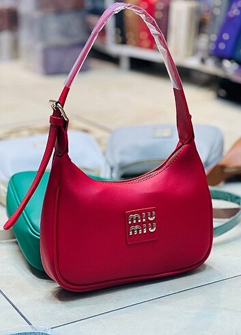 MIU MIU BAGET KOL ÇANTASI
