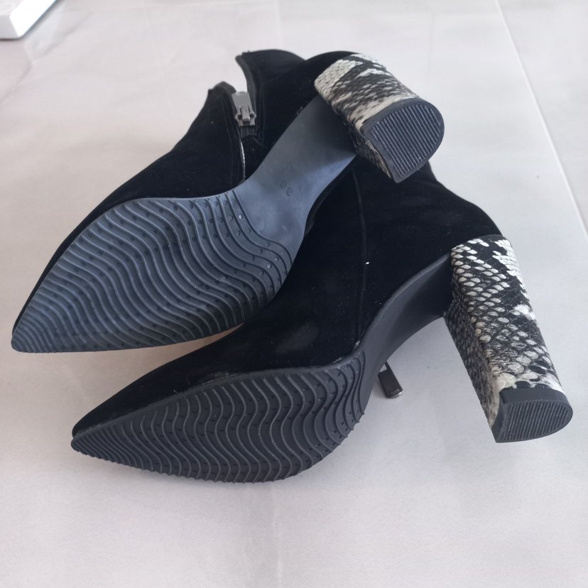 Sıfır Siyah Süet Topuklu Kadın Bot - Görsel 5