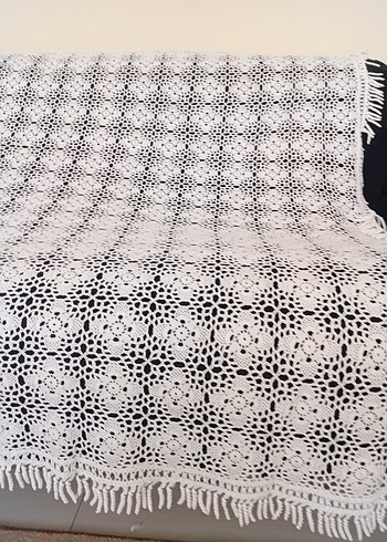 Nakışlı Beyaz el işi yemek masası dantel 177cm