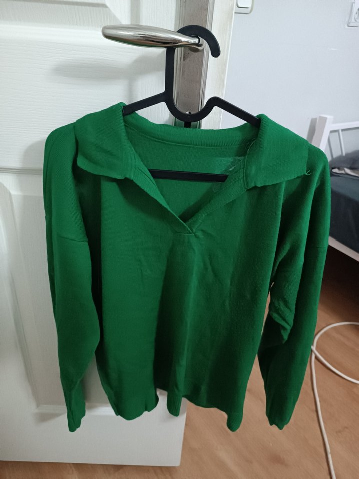 V Yaka Uzun Kollu Yeşil Kadın Kazak - Görsel 2