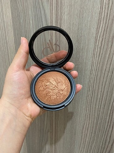 Bronzer