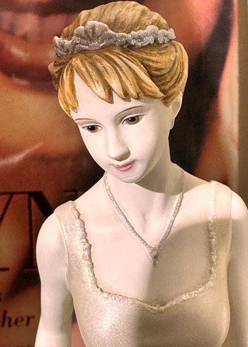 Beyaz Gelinlikli Kadın Biblo - Görsel 8