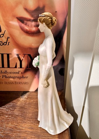 Beyaz Gelinlikli Kadın Biblo - Görsel 2