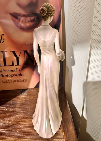 Beyaz Gelinlikli Kadın Biblo - Görsel 3