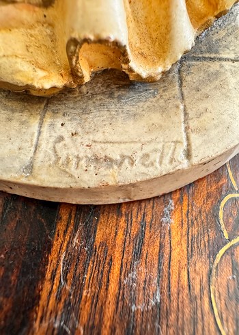 Keman ve Arp Çalan Figürler - Görsel 4