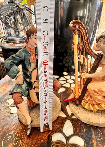 Keman ve Arp Çalan Figürler - Görsel 7