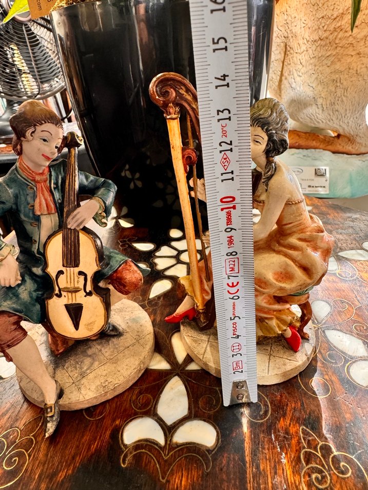 Keman ve Arp Çalan Figürler - Görsel 5