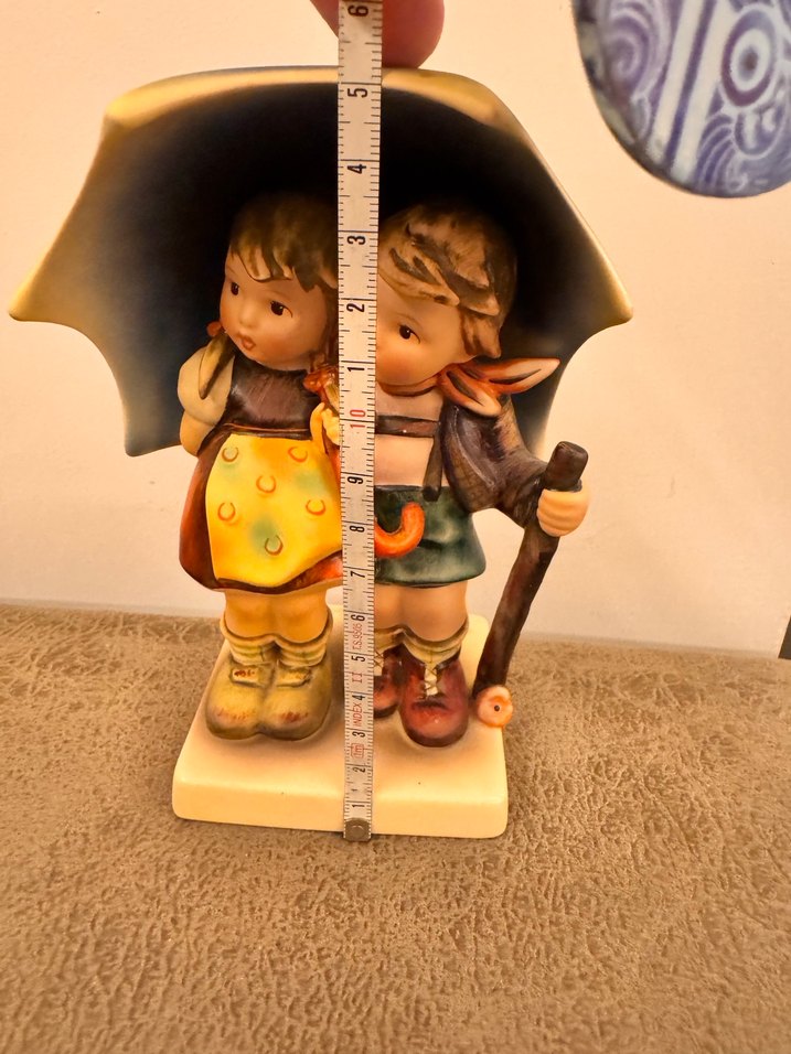 Koyu Renkli Çocuk Figürlü Biblo goebel - Görsel 4