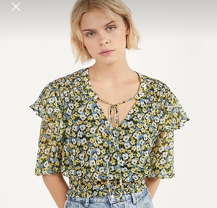 Bershka fırfırlı bluz