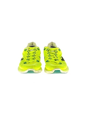 40 Beden Nike Spor Ayakkabı %70 İndirimli.