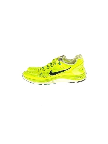 Nike Spor Ayakkabı %70 İndirimli.