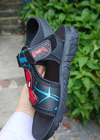 31 Beden çeşitli Renk Renkli Spiderman Baskılı Erkek Çocuk Sandalet