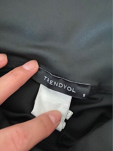 s Beden siyah Renk Trendyolmilla şort