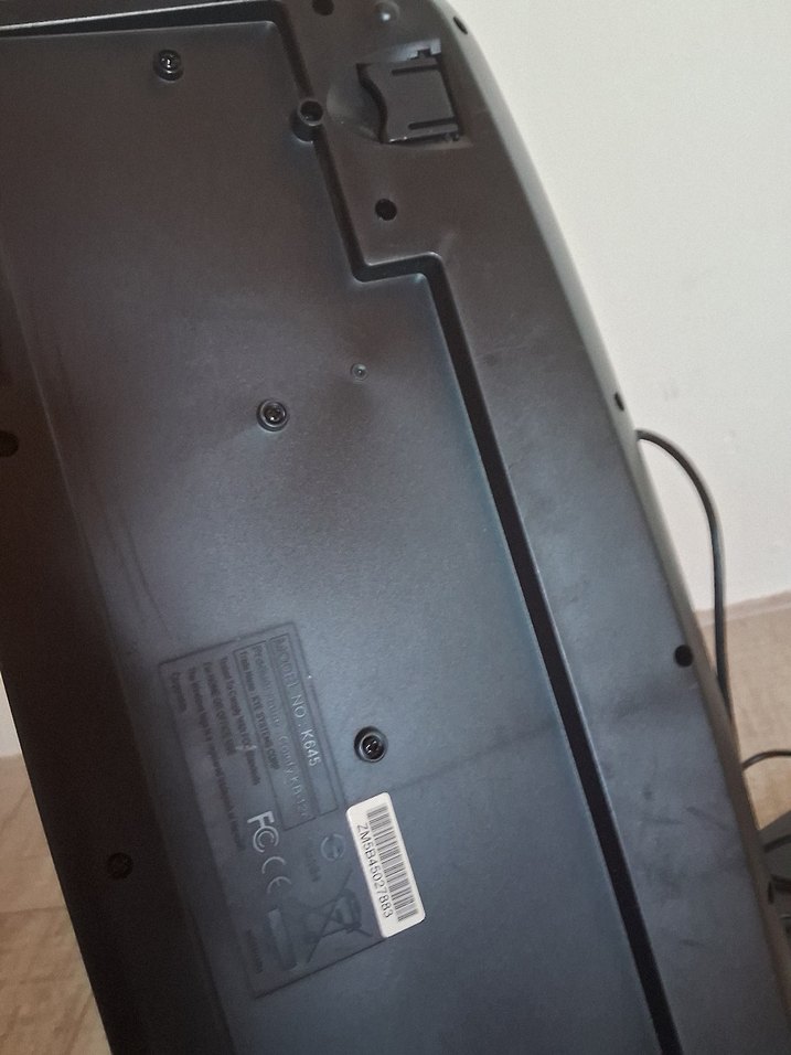 Beyaz ve Siyah Klavyeler - Görsel 3