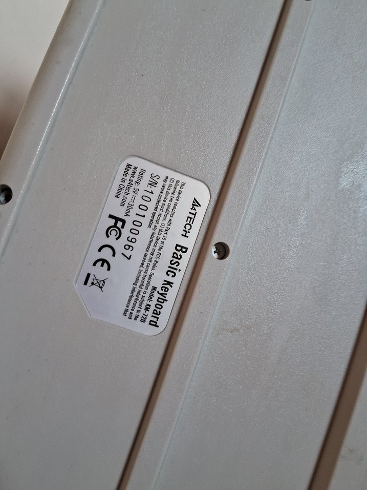 Beyaz ve Siyah Klavyeler - Görsel 4