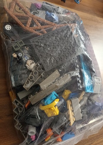  Beden Çok Renkli Lego Benzeri Parçalar ve Asker Figürler