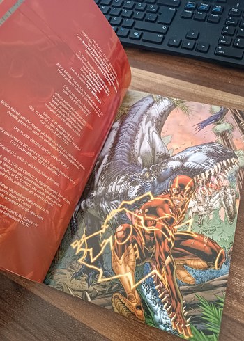 The Flash Cilt 7: Vahşi Dünya Çizgi Roman - Görsel 2