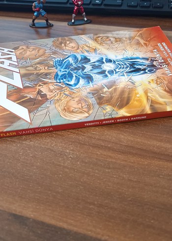 The Flash Cilt 7: Vahşi Dünya Çizgi Roman - Görsel 10