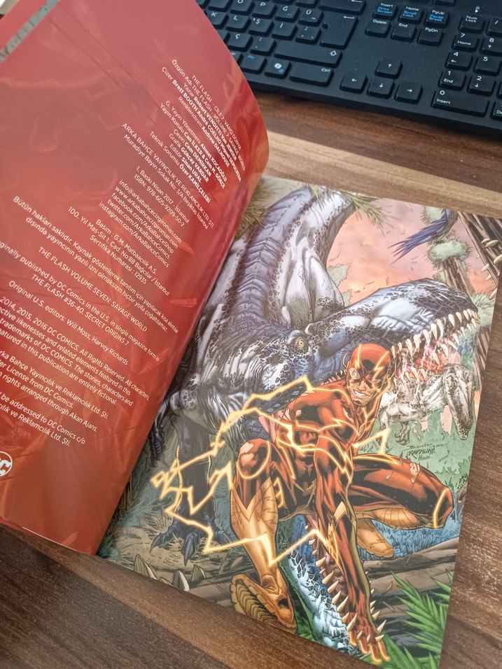 The Flash Cilt 7: Vahşi Dünya Çizgi Roman - Görsel 2