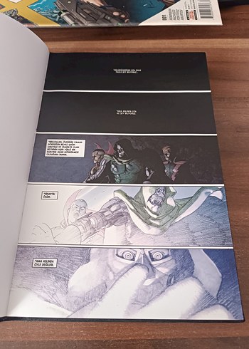 Secret Wars Sert Kapak Limitli - Görsel 2