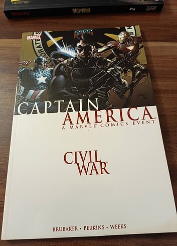 Captain America Civil War İngilizce Çizgi Roman 