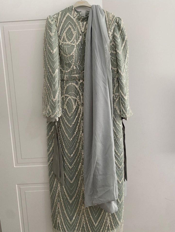 Uzun Kollu yeşil İşlemeli Abiye Elbise - Görsel 2