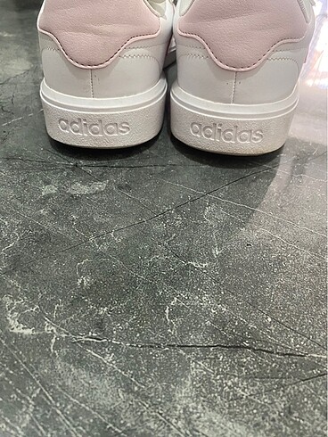 Adidas Kadın spor ayakkabı