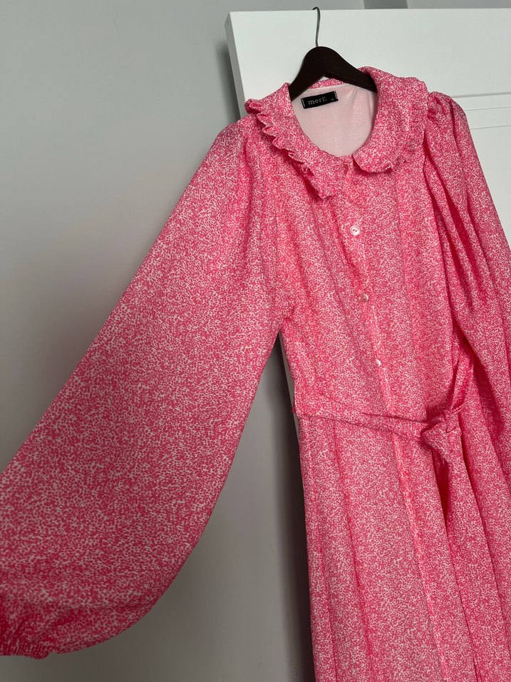 Pembe Fırfırlı Uzun Kadın Elbise - Görsel 2