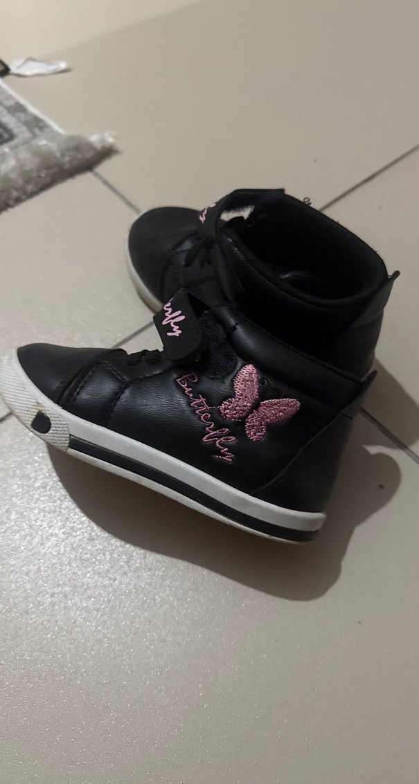 Kız Çocuk Siyah Baskılı Tokalı Spor Ayakkabı - Görsel 2