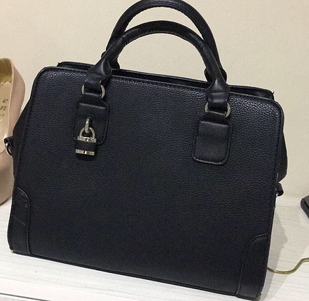 Stradivarius Siyah kol çantası