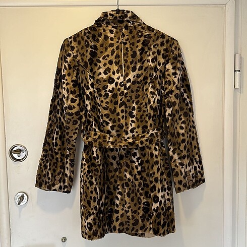 Leopar Desenli Trençkot - Görsel 3